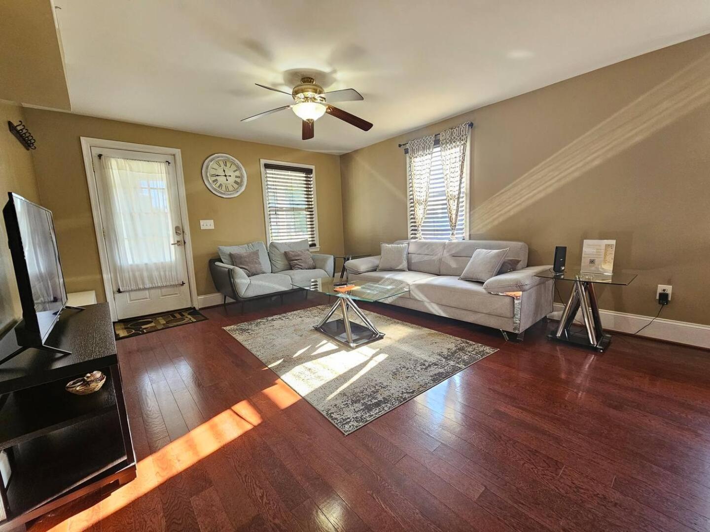 Two Story Queen Primary Towson Bagian luar foto