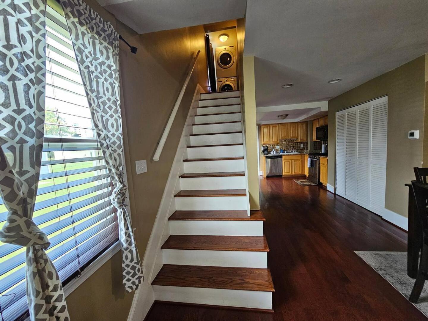 Two Story Queen Primary Towson Bagian luar foto
